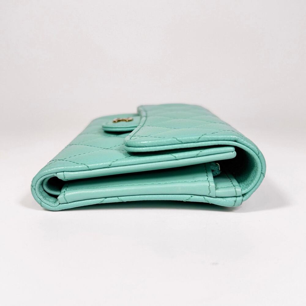 Chanel Quilted Caviar Classic Flap Wallet - Picture 4 of 11